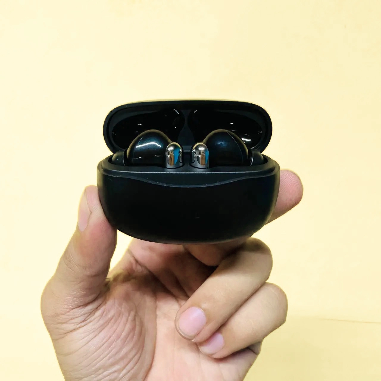 YW15 Active Noise Cancelling Earbuds